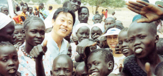 ‘이태석상’ 캄보디아의 친구들 “15년 전 중학생, 치과의사 됐어요”