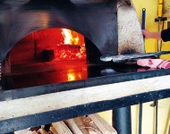 피자 화덕 두 번 부순 뒤 “고객 욕구 만족” 화두로 성공