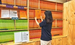 노원구청장, 20대 청년 앞에 ‘책’이 되다