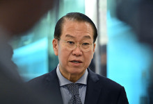 “김주애, 후계자로 보는 건 일러…4대 세습하겠다는 건 분명”
