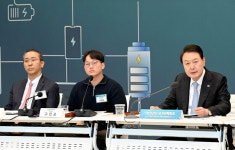 방미 앞둔 윤 대통령 ‘이차전지 띄우기’…“인플레법 활용 민관 협력”