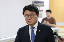 검찰, ‘울산시장 선거개입’ 송철호 징역 6년·황운하 5년 구형