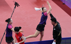 삐약이 신유빈의 ‘금빛 하이파이브’ [만리재사진첩]