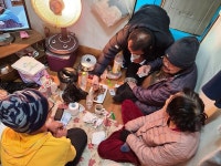 멀쩡한 집 두고 4년째 여인숙 사는 사진가, 그가 담으려는 건