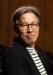 [책&생각] 라이브 카페 가수 되려다 동생 권유로 쓴 소설