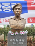 12·12 반란군 막다 전사한 김오랑 중령 10번째 추모제 ‘북적’