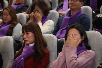 이태원 참사 특별법 통과 순간 눈물 흘리는 유가족