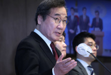 이낙연 “이준석은 청년 정치 상징, 난 경험 많은 정치인 대표 격”