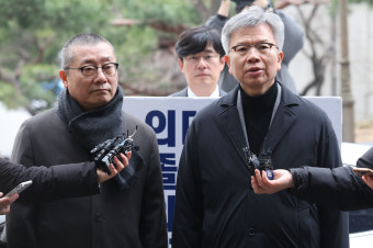 의협 전·현직 간부 3명 경찰 출석…“정책 반대를 내란으로 봐”