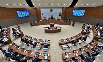 충남학생인권조례 두 번 지운 국힘…석달 만에 ‘폐지→부활→폐지’