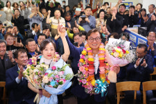 ‘낙동강 방어선’에 막힌 ‘야권 200석’…부산 샤이보수 똘똘 뭉쳤다