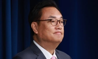 정진석 “내가 윤 대통령에 정치 권유”…‘노무현 명예훼손’ 1심 실형