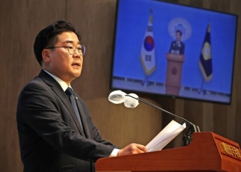 서 영교 vs. 김병기, 원내대표 출마 선언으로 민주당 내 경쟁 활기