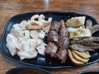 기사 쓰는 지금도 그 순대가 아른거린다…40년 내공, 푸짐한 국밥, 푸근한 인심