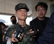 소환된 임성근 “수중수색 지시 안 했다”…채상병 순직 10개월 만에