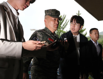 김계환 해병대 사령관 공수처 재소환…취재진 질문에 ‘침묵’ [포토]