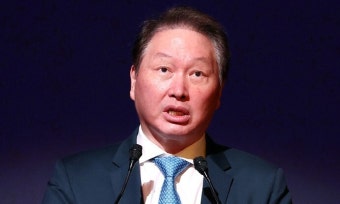 “SK 지분 안 건드릴 것”…최태원, 1조3800억 마련 어떻게?