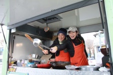 싸우는 사람들을 위한 밥차…‘가장 낮은 자들’을 밥으로 모셨다