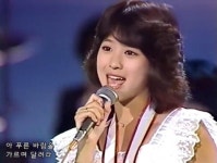 하니의 ‘푸른 산호초’…40대 추억과 MZ 뉴트로의 ‘완벽 동기화’