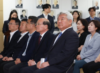 김홍일 “내 물러남이 불행의 마지막 되길”…이동관 이어 두번째