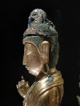 천년 넘게 흙속에 묻힌 관음상…마침내 찾은 눈부신 황금빛