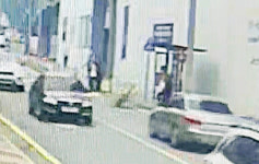 [영상] 버스정류장 앞에 100㎏ 쇳덩이 ‘쿵’…시민 1명 병원 이송