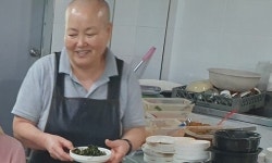 스님이 수행하며 요리합니다…“밥·찬·찌개 빠지는 것 없당께”