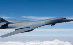 B-1B 랜서 뜰 때, 한반도엔 근거 없는 ‘죽음의 백조’가 덮친다