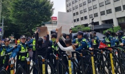 ‘대통령실 진입 시도’에 구속 심사…“윤, 어린 학생들만 쥐 잡듯 잡아”