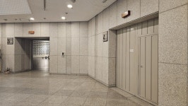 ‘홍준표 초상화 사건’ 풍자 청년작가 전시, 일방적 폐쇄 논란