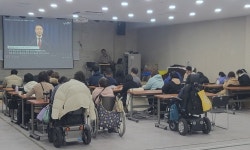 김포시, 몇천만원 예산 줄여 장애인 자립센터 문 닫게 하나