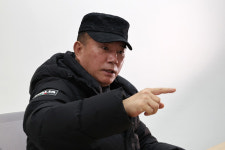 “성지원은 강제노역의 지옥…피해자 여러분 모입시다”