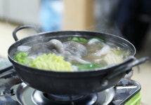 ‘홍!’어를 처음 먹어봤는데…‘어!’ 맛있네