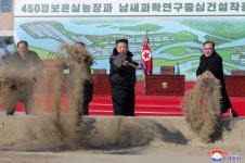 김정은, 수해 입은 신의주·의주에 온실농장 착공…“지방·농촌진흥”