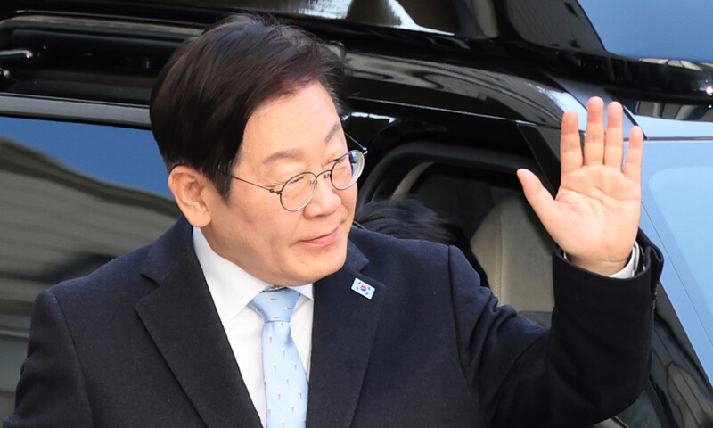 이재명 후보, 여론조사서 우세..불의한 세력의 기도에 결코 지지 않을 것 강조