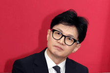 한동훈 “국정원에 친구 없다”…윤석열 쪽 주장 ‘홍장원 보좌관 친구설’ 부인