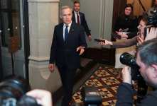 미 상호관세 ‘예봉’ 피한 캐나다 “대항 계속”…멕시코는 ‘신중’