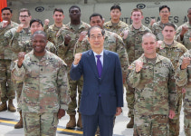 평택 미군기지 찾은 한덕수 “난 예비역 병장, 같이 갑시다”