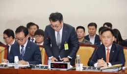 SK텔레콤 “5일부터 신규 가입자 모집 중단”