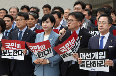 “탄핵 외치고 싶다” “권한 다 쓰자”…민주 강성 친명 ‘조희대 탄핵론’