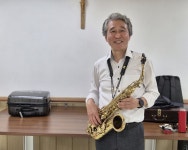“색소폰으로 어르신들 웃음 드리려 전국 요양시설 찾아요”