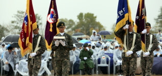 ‘철의 삼각지’ 수훈 참전 용사 71년 만에 무공훈장 전수