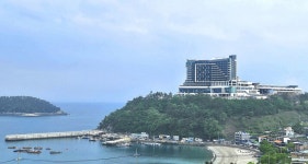 경남 ‘쏠비치 남해’ 리조트 개장 앞두고 해녀들 걱정 태산