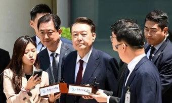 빗장 풀린 윤석열 비화폰 기록…내란 재판부, ‘직권 확보’할까?