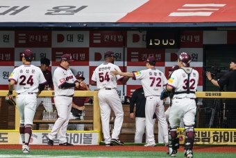 키움 알칸타라, KBO 복귀전서 친정 두산에 무실점 쾌투로 승리