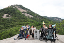 2살 베이비 산악회…204m 애기봉에서 오구오구 ‘떡뻥’ 도시락