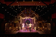 관객들이 자발적으로 “스포일러 금지” 외치는 이 연극