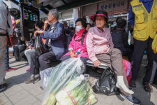 [포토] 더도 덜도 말고 한가위만 같아라…사람 내음 물씬 ‘추석 5일장’