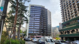 서울광장 주변 16층 빌딩 공사 중 화재…“인명 피해 없어”