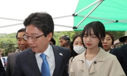 진선미 “유승민 딸 유담, 경력 부족한데 교수 임용”…인천대 “문제 없다”